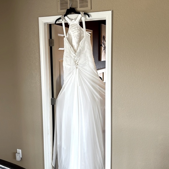 White evening gown - Picture 7 of 8